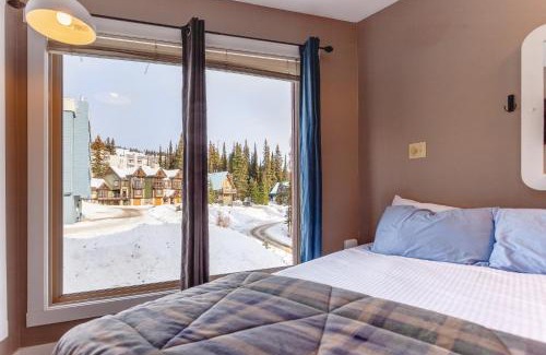 Big White Ski Resort Apartment | The Ridge Ski-In Ski-Out Condo with Free Parking