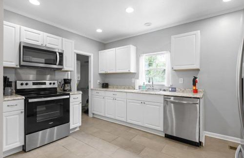 Chattanooga House | The Ridgeland Trendy Tudor-15 mins to Downtown