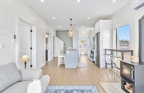 Western Head House | The Right at Surf Western Head - 3BR Home with Oceanfront Hot tub Views