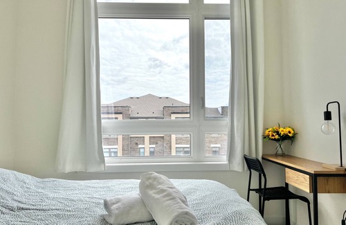 Richmond Hill House | The Riley Luxury Richmond Hill Home w/ Free Parking