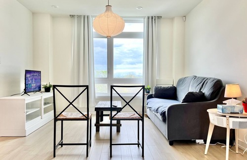 Richmond Hill House | The Riley Luxury Richmond Hill Home w/ Free Parking