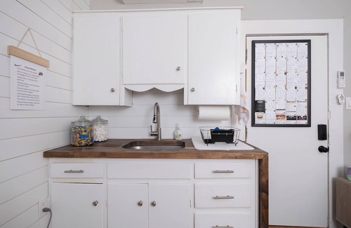 Amarillo House | The Riley. Retro charm in the Heart of DT Amarillo. Near I-40 & Historic Rt 66