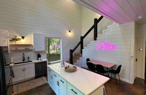 Broken Bow House | the RISER - BRAND NEW Modern Cabin in Broken Bow