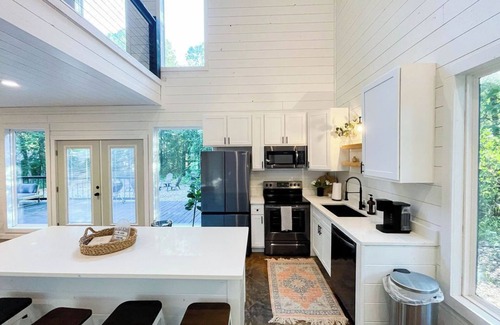 Broken Bow Cabin | the RISER - BRAND NEW Modern Cabin in Broken Bow!