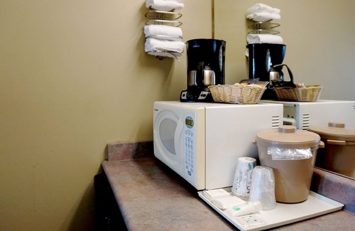 Whitecourt Hotel | The Ritz Cafe and Motor Inn