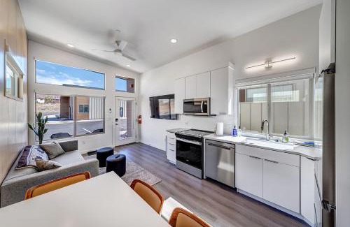 Virgin Apartment | The Riv at Zion