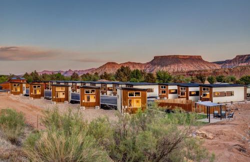 Virgin Apartment | The Riv at Zion