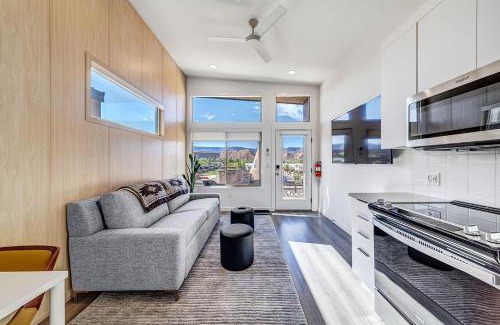 Virgin Apartment | The Riv at Zion