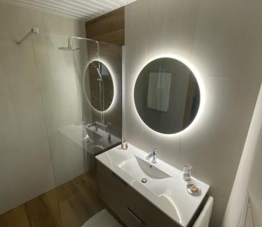 Sao Tiaguinho House | THE RIVER HOUSE - Termas Guesthouse