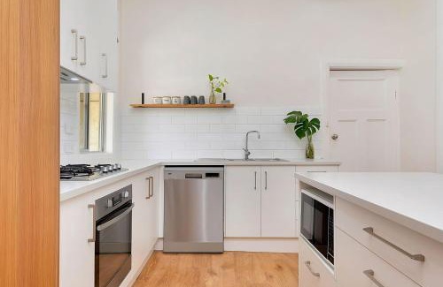 Gordon House | The River Block