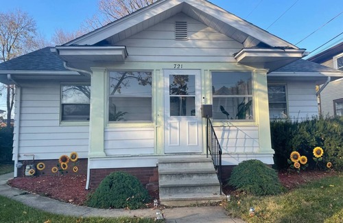 Fort Wayne House | The River Green Getawayn