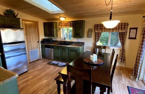 Ashford House | The River House: A quiet getaway with Stunning Mountain views.
