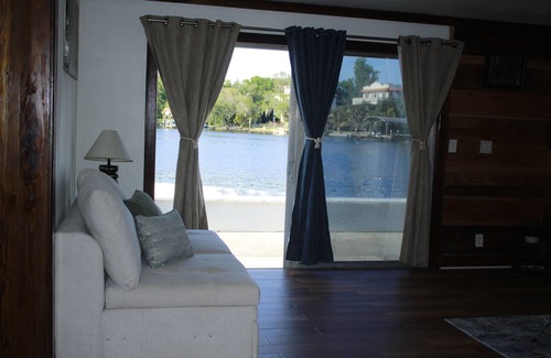 Riverside Heights House | The River House