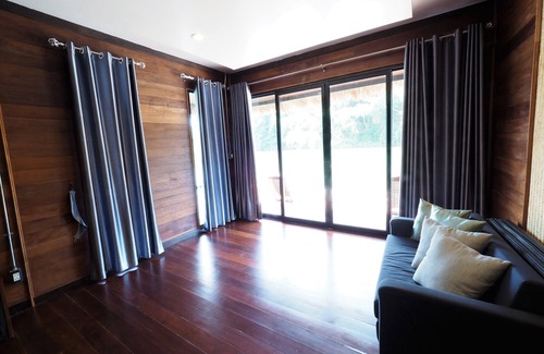 Ban Kaeng Raboet Hotel | The River Life Resort