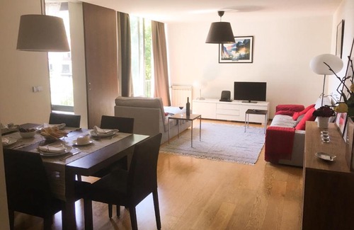 Geres Apartment | The River's Whisper Apartment