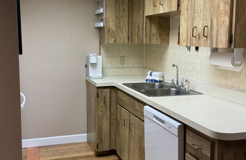 Dunnellon Apartment | The River Studio Condo-Hot tub, Pool, River access with Boat Slip!