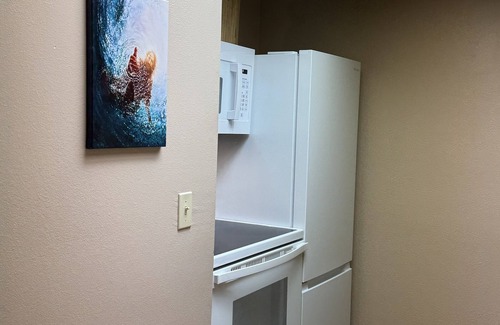Dunnellon Apartment | The River Studio Condo-Hot tub, Pool, River access with Boat Slip!