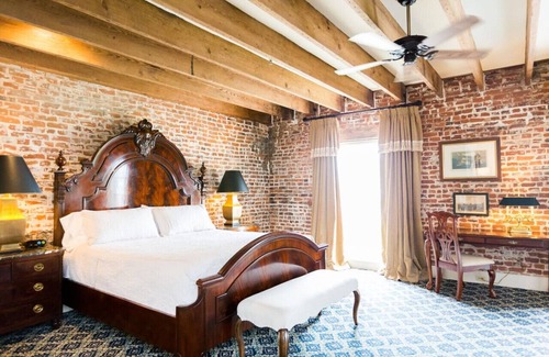 Natchez Hotel | The River Walk Inn - Rooms 801-806
