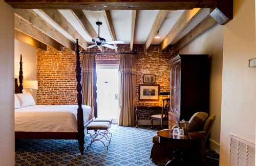 Natchez Hotel | The River Walk Inn - Rooms 801-806