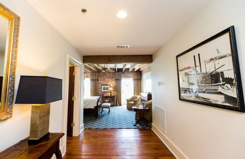 Natchez Hotel | The River Walk Inn - Room 803