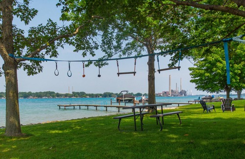 Sombra House | The River Wray - Riverfront Home with Private Dock