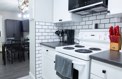Harrison Hot Springs Apartment | The Riverbend | Modern Studio @ Harrison Lake