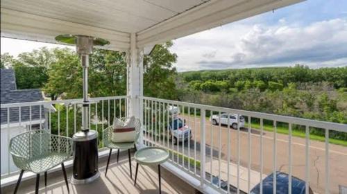 Drumheller House | The Riverside Arcade & Playground