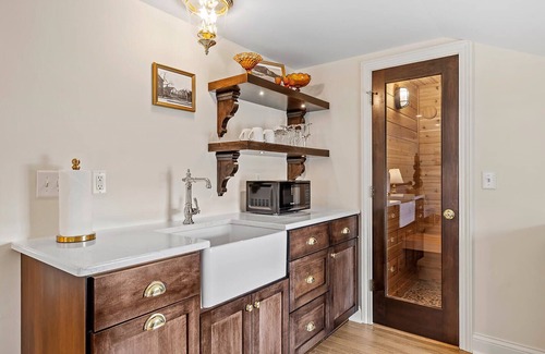 Sheboygan Falls Bed & Breakfast | The Rochester Inn, A Historic Hotel