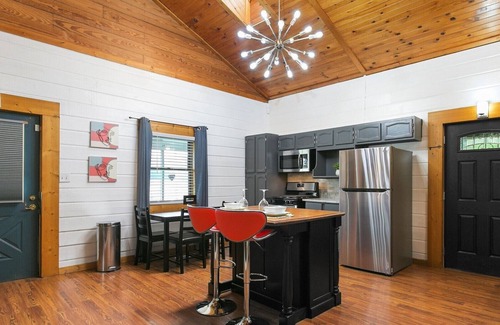 Normal House | The Rocket City Loghouse of Huntsville AL