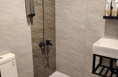 Zhongshan Hotel | The Rooms Inn