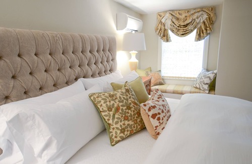 Marshall Bed & Breakfast | The Rooms Up There