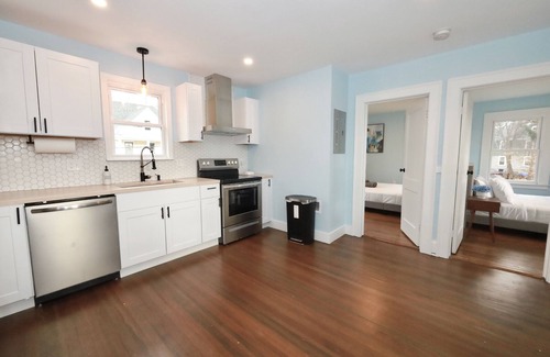 Center Apartment | The Roosevelt 2, Stylish, Safe, Parking, near mall, quiet location sleep 6