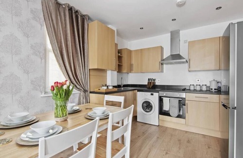 Gravesend Apartment | The Roost Group - 2 Bedrooms - Apartment #6