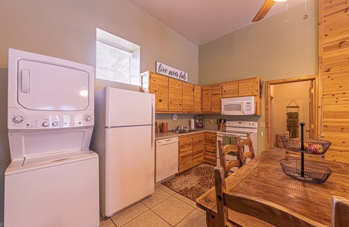 Christopher Creek Cabin | The Rooster's Roosts Monthly Rental