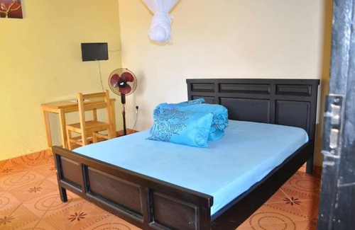 Kayunga Hotel | The Roots classic hotel