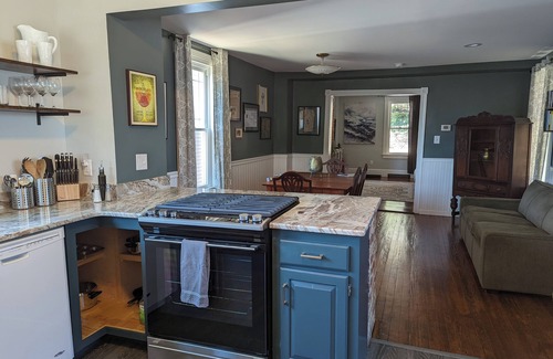 Brunswick House | The Roots & River Guest House in Brunswick's Historic Downtown