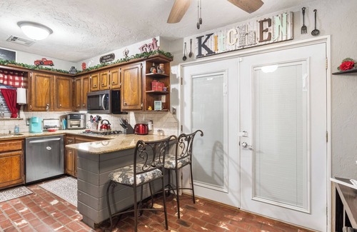 Shawnee House | The Rosa St. Retreat