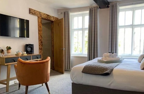 Nympsfield Bed & Breakfast | The Rose & Crown Farmhouse Kitchen
