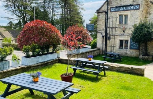 Nympsfield Bed & Breakfast | The Rose & Crown Farmhouse Kitchen