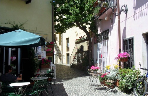 Lake Bracciano Apartment | the rose on the lake in Trevignano Romano