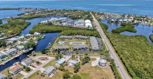 Bokeelia House | The Round House