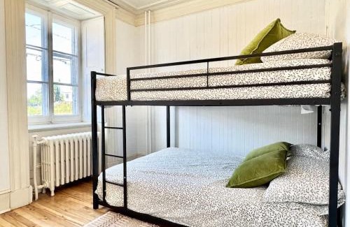 Quartier 5-4 Apartment | The Royal d'Antan 8 people Parking
