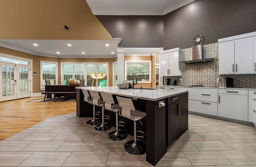 Clarkdale Villa | The Royal Palace of Atlanta