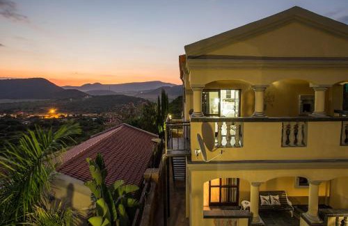 Ohrigstad Bed & Breakfast | The Royal Palm B&B