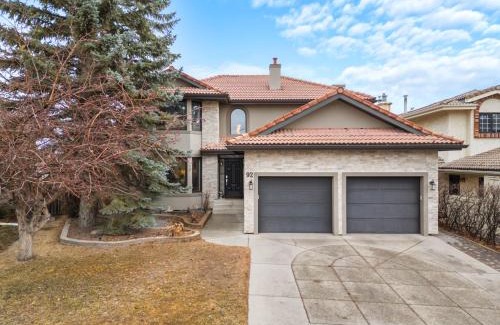 Southwest Calgary House | The Royal Ravine Luxury Retreat
