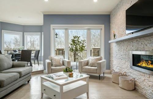 Southwest Calgary House | The Royal Ravine Luxury Retreat