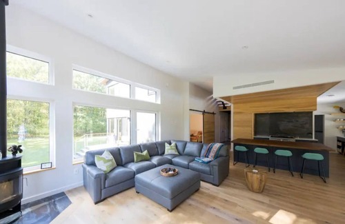 Yarmouth House | The Royal River Retreatn