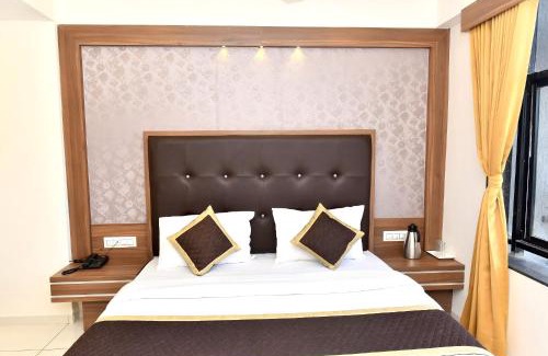 Chandkheda Hotel | The Royal Square - Sky Stays (Chandkheda)