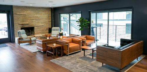 Round Rock Original Plat Hotel | The Ruby Hotel