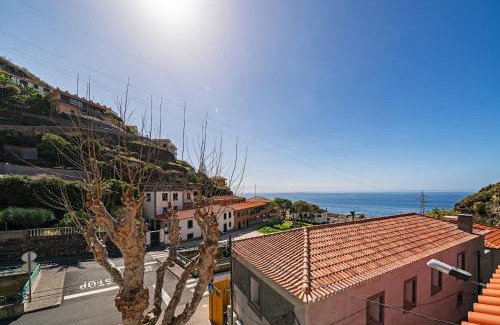 Calheta Hostel | The Rum Inn